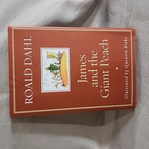 James and the Giant Peach Ronald Dahl Hardback Book